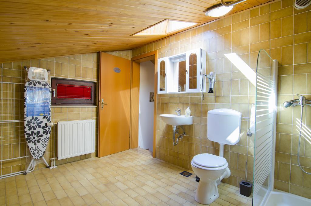 Aura Guesthouse Ljubljana Ngoại thất bức ảnh