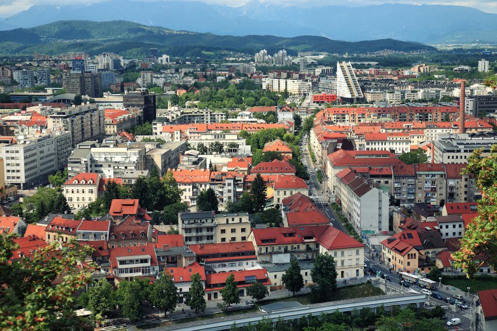Aura Guesthouse Ljubljana Ngoại thất bức ảnh